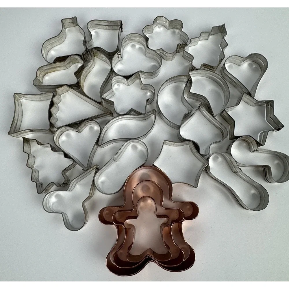VTG Metal Cookie Cutters Crafts Set (26) Christmas Shapes‎ Gingerbread Man